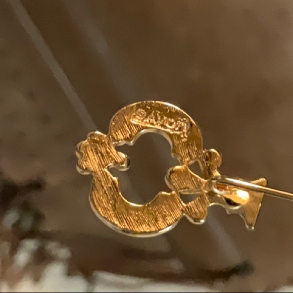 Avon 1978 Fashion Keynote Stickpin Skeleton Key Shaped Gold Toned Metal Vintage - Picture 5 of 8